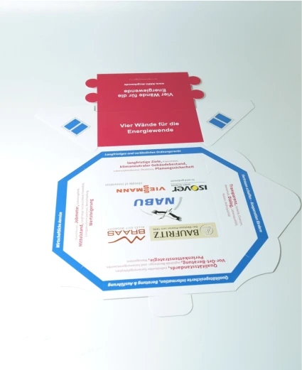 Verpackung "Immo" mit Verschluss und Halterungsöffnung 3